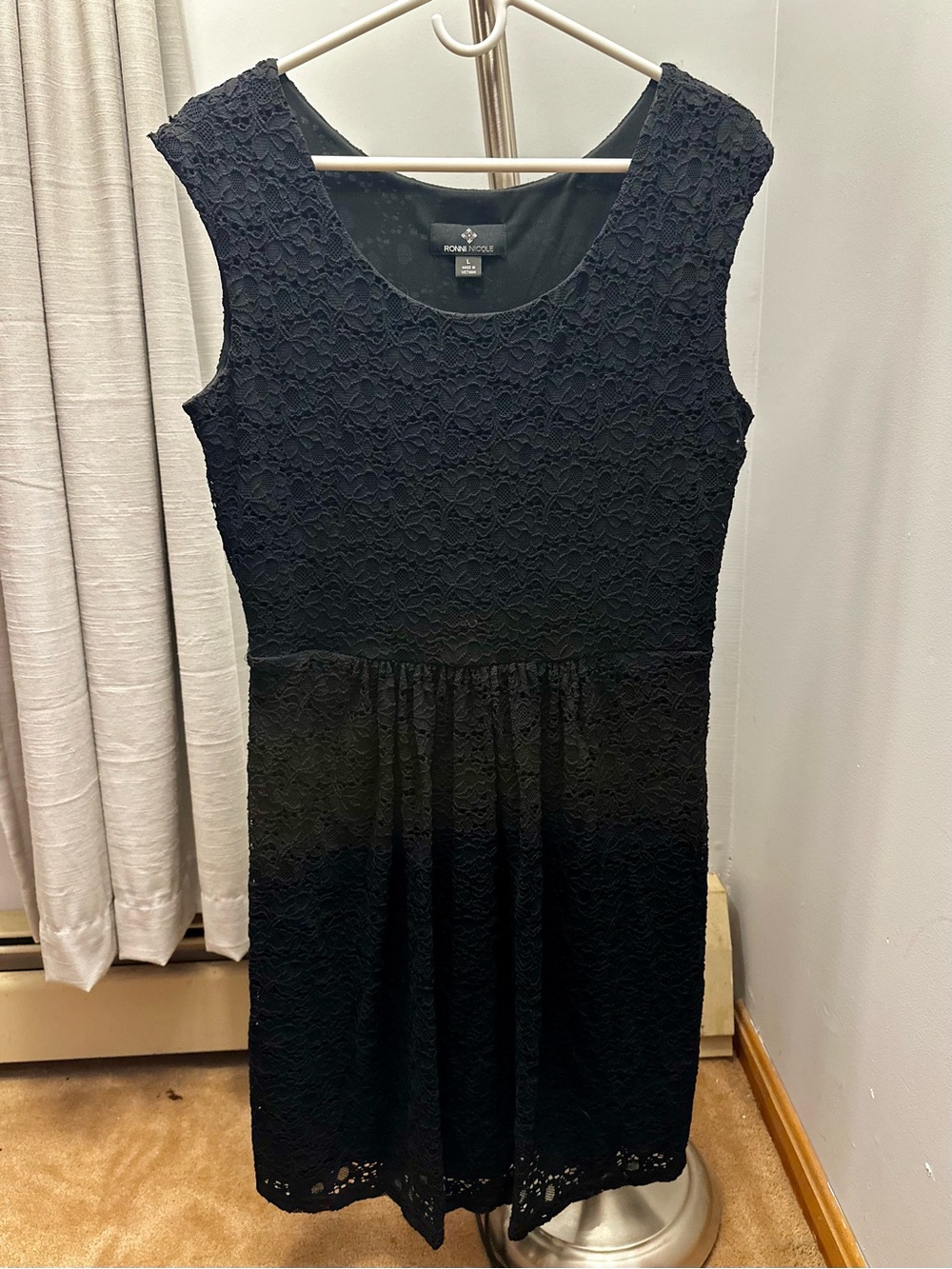 Ronni Nicole Lace Mini Dress in Black Size Large Like New